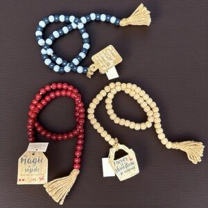 NWT Dolly Parton Smile Sentiment Bead Garland Set (3) – 29.5" Farmhouse Chic